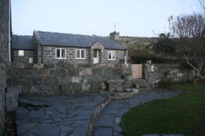 Hendre Fechan Cottage, Nr Barmouth, Pets welcome, beautiful views.